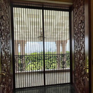 Cửa xếp lá lưới nhôm ngăn côn trùng Luxury.